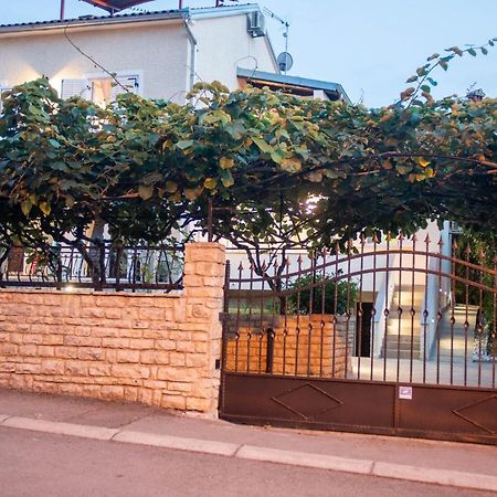 Wellness Studio D'Or - Exclusive New Apartment With Whirlpool, Sauna, Sunny Terrace, Private Parking Пореч Екстериор снимка