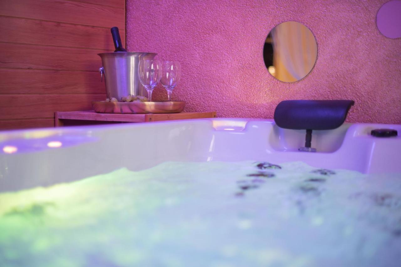 Wellness Studio D'Or - Exclusive New Apartment With Whirlpool, Sauna, Sunny Terrace, Private Parking Пореч Екстериор снимка