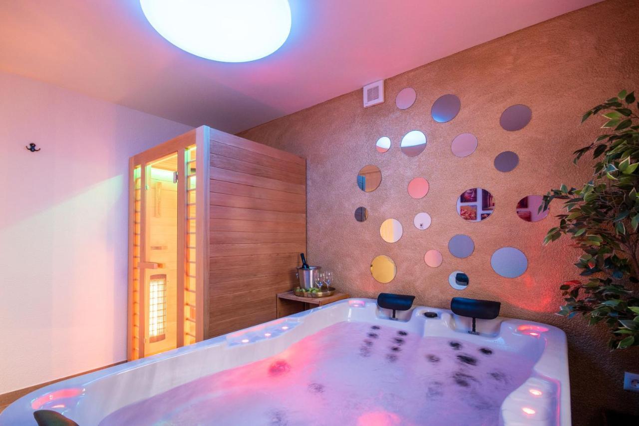 Wellness Studio D'Or - Exclusive New Apartment With Whirlpool, Sauna, Sunny Terrace, Private Parking Пореч Екстериор снимка