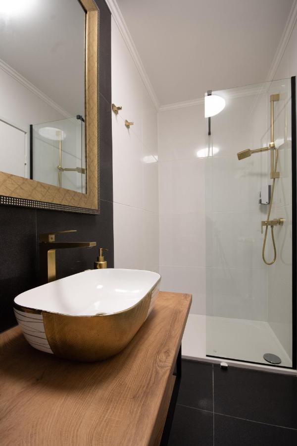 Wellness Studio D'Or - Exclusive New Apartment With Whirlpool, Sauna, Sunny Terrace, Private Parking Пореч Екстериор снимка