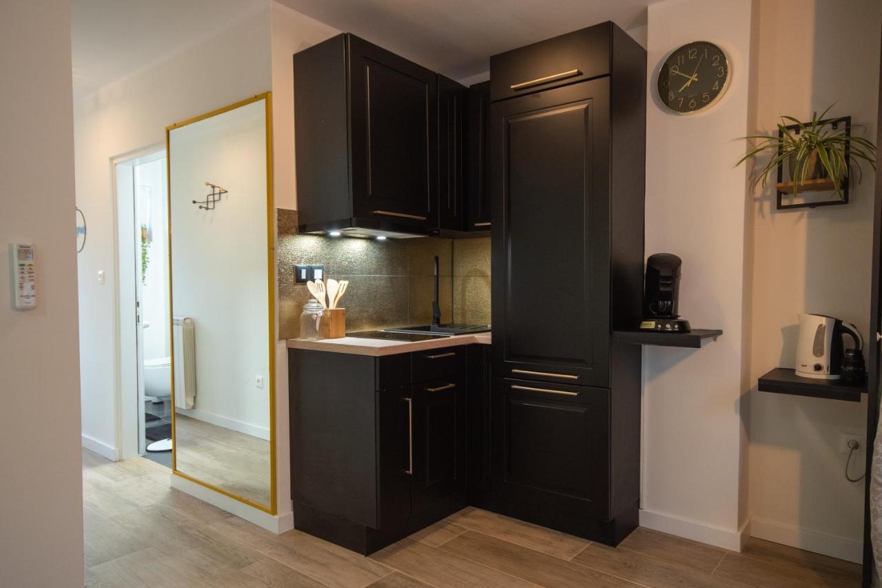 Wellness Studio D'Or - Exclusive New Apartment With Whirlpool, Sauna, Sunny Terrace, Private Parking Пореч Екстериор снимка