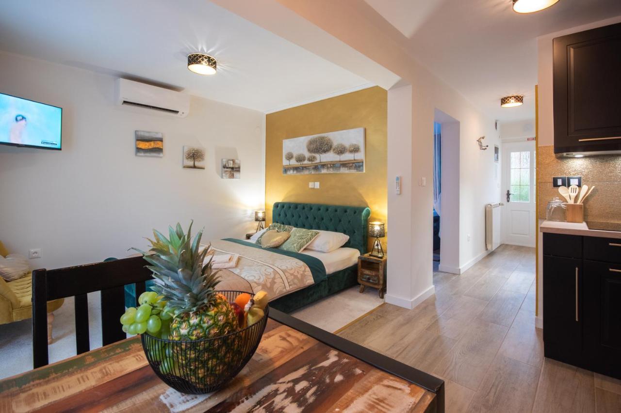 Wellness Studio D'Or - Exclusive New Apartment With Whirlpool, Sauna, Sunny Terrace, Private Parking Пореч Екстериор снимка