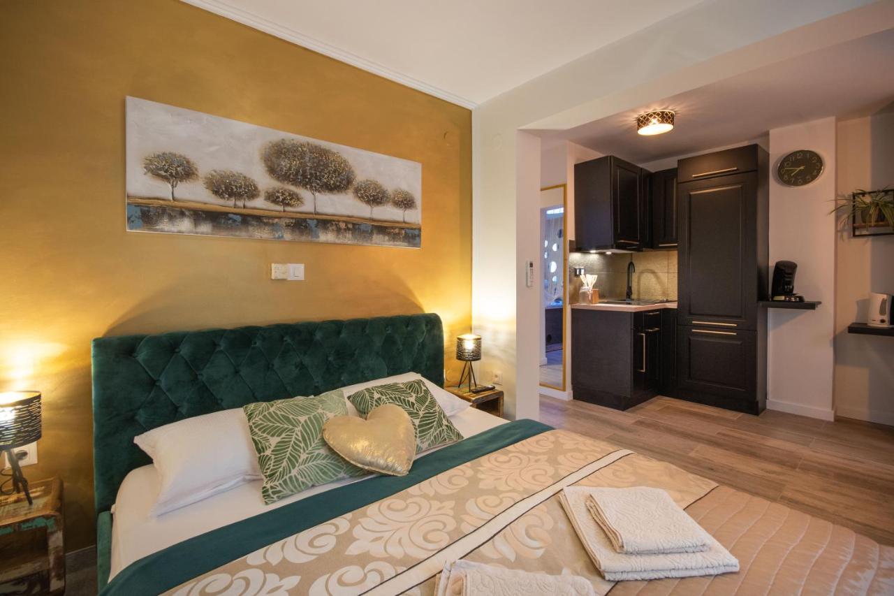 Wellness Studio D'Or - Exclusive New Apartment With Whirlpool, Sauna, Sunny Terrace, Private Parking Пореч Екстериор снимка