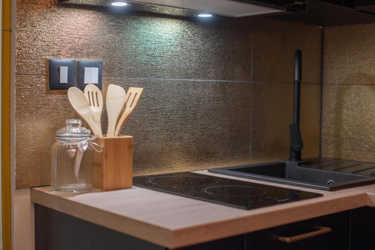 Wellness Studio D'Or - Exclusive New Apartment With Whirlpool, Sauna, Sunny Terrace, Private Parking Пореч Екстериор снимка